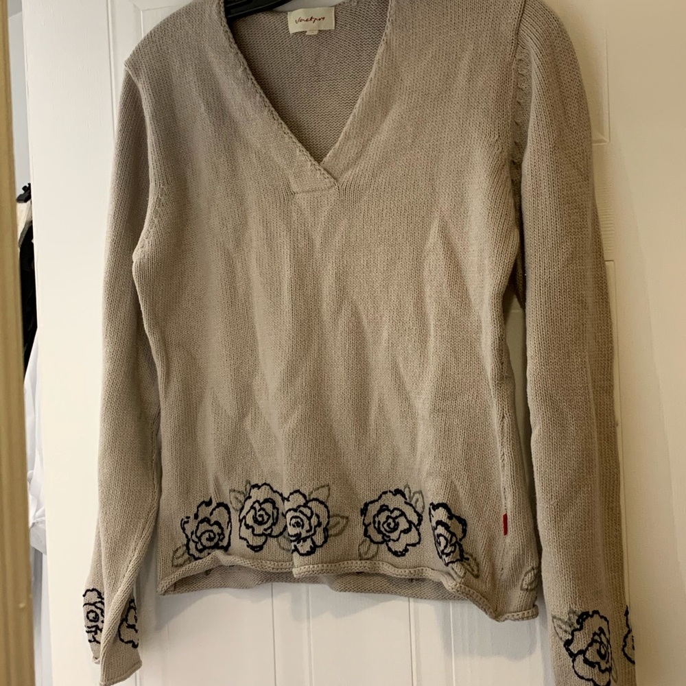 Beautiful Jackpot Sweater in Taupe, size 3 - Picture 2 of 4